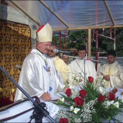 1 octombrie 2006: Oneşti: Înfiinţarea Parohiei "Sf. Tereza a Pruncului Isus" şi instalarea parohului Anton Ion