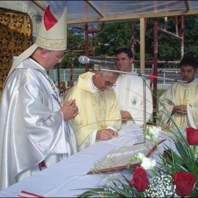 1 octombrie 2006: Oneşti: Înfiinţarea Parohiei "Sf. Tereza a Pruncului Isus" şi instalarea parohului Anton Ion
