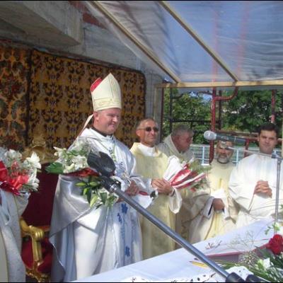 1 octombrie 2006: Oneşti: Înfiinţarea Parohiei "Sf. Tereza a Pruncului Isus" şi instalarea parohului Anton Ion