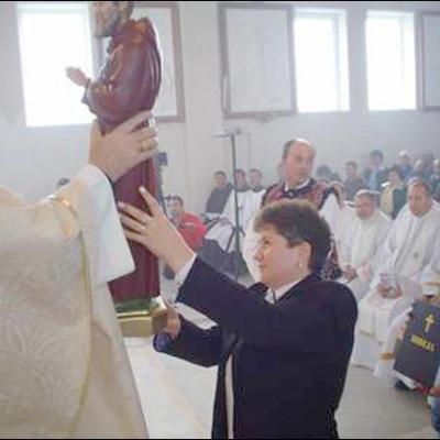 29 octombrie 2006: Roman: Consacrarea altarului şi sfinţirea bisericii "Fericitul Ieremia"