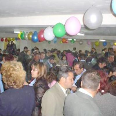 29 octombrie 2006: Roman: Consacrarea altarului şi sfinţirea bisericii "Fericitul Ieremia"