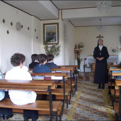 4-5 noiembrie 2006: Vizită pastorală în Parohia "Sf. Tereza a Pruncului Isus" din Piatra Neamţ