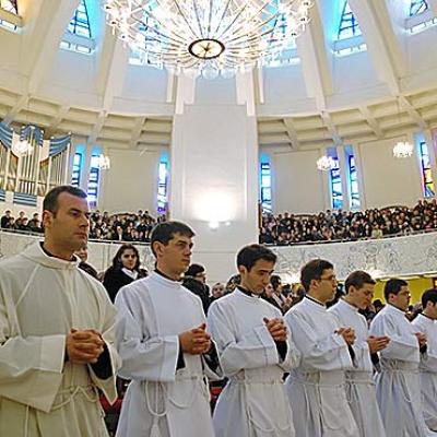 8 decembrie 2006: Iaşi: 15 noi diaconi