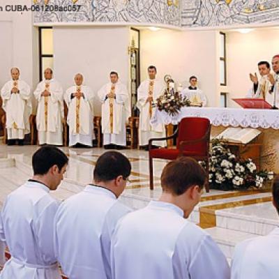 8 decembrie 2006: Iaşi: 15 noi diaconi