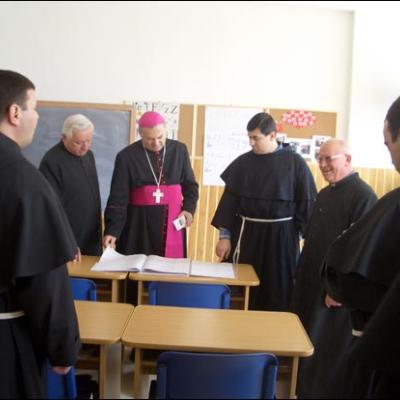 17-18 martie 2007: Vizită pastorală în Parohia "Sf. Tereza a Pruncului Isus" din Roman