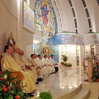 8 aprilie 2007: Iaşi: Liturghia din noaptea Învierii (FOCUS)