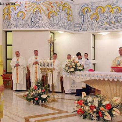 8 aprilie 2007: Iaşi: Liturghia din noaptea Învierii (FOCUS)