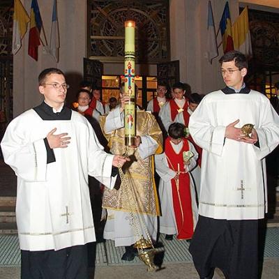 8 aprilie 2007: Iaşi: Liturghia din noaptea Învierii (FOCUS)