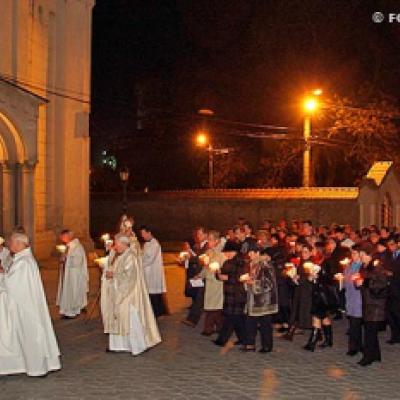 8 aprilie 2007: Iaşi: Liturghia din noaptea Învierii (FOCUS)