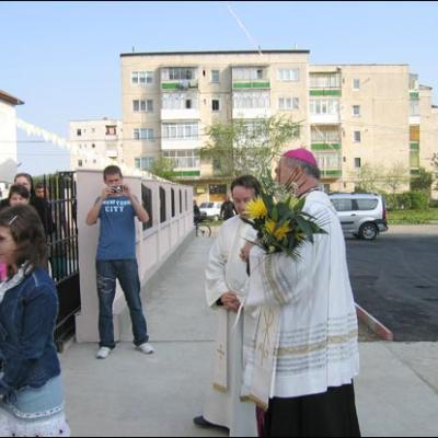 29 aprilie 2007: Roman: Consacrarea altarului şi sfinţirea bisericii "Isus, Bunul Pastor"