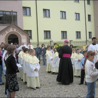 29 aprilie 2007: Roman: Consacrarea altarului şi sfinţirea bisericii "Isus, Bunul Pastor"