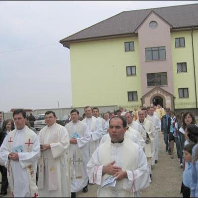 29 aprilie 2007: Roman: Consacrarea altarului şi sfinţirea bisericii "Isus, Bunul Pastor"