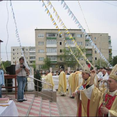 29 aprilie 2007: Roman: Consacrarea altarului şi sfinţirea bisericii "Isus, Bunul Pastor"