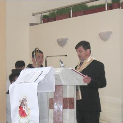 29 aprilie 2007: Roman: Consacrarea altarului şi sfinţirea bisericii "Isus, Bunul Pastor"