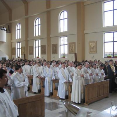 29 aprilie 2007: Roman: Consacrarea altarului şi sfinţirea bisericii "Isus, Bunul Pastor"