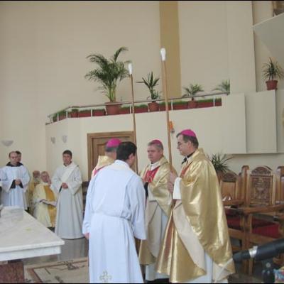 29 aprilie 2007: Roman: Consacrarea altarului şi sfinţirea bisericii "Isus, Bunul Pastor"