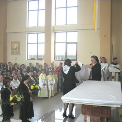 29 aprilie 2007: Roman: Consacrarea altarului şi sfinţirea bisericii "Isus, Bunul Pastor"