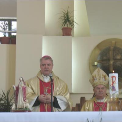 29 aprilie 2007: Roman: Consacrarea altarului şi sfinţirea bisericii "Isus, Bunul Pastor"