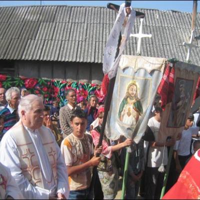 26 mai 2007: Capăta: Sfinţirea noului lăcaş şi consacrarea altarului