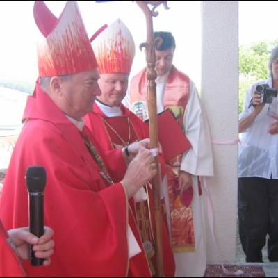 26 mai 2007: Capăta: Sfinţirea noului lăcaş şi consacrarea altarului