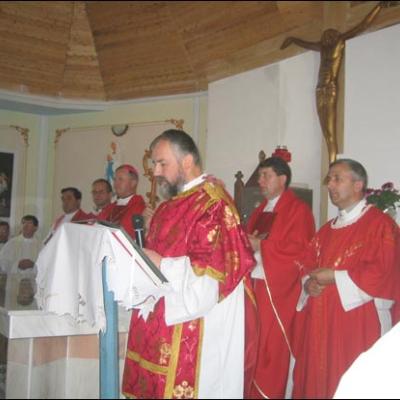 26 mai 2007: Capăta: Sfinţirea noului lăcaş şi consacrarea altarului