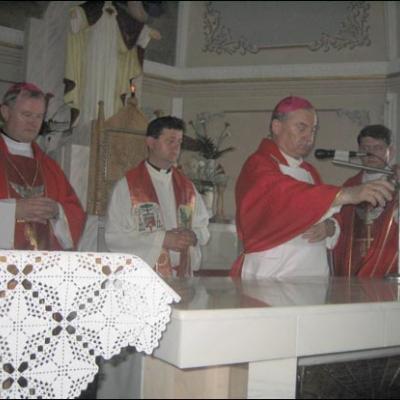 26 mai 2007: Ştefan cel Mare: Consacrarea altarului bisericii