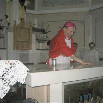 26 mai 2007: Ştefan cel Mare: Consacrarea altarului bisericii