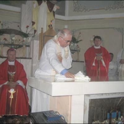 26 mai 2007: Ştefan cel Mare: Consacrarea altarului bisericii