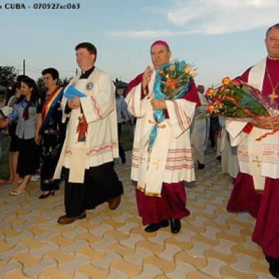 28 mai 2007: Săbăoani: Sfinţirea unei grote dedicate Maicii Domnului (foto: FOCUS)