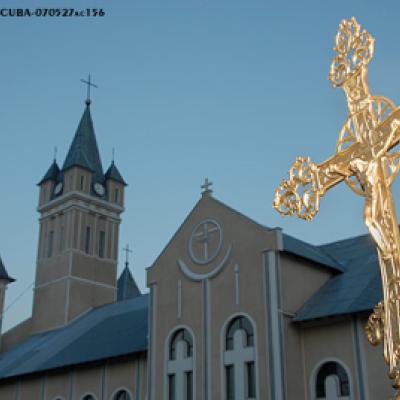 28 mai 2007: Săbăoani: Sfinţirea unei grote dedicate Maicii Domnului (foto: FOCUS)