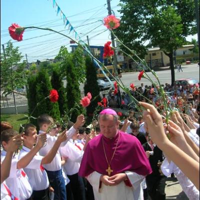 3 iunie 2007: Iaşi ("Sf. Tereza"): Sub adierea Duhului Sfânt şi privind la Maria (foto: Ovidiu Bişog)