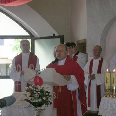 3 iunie 2007: Iaşi ("Sf. Tereza"): Sub adierea Duhului Sfânt şi privind la Maria (foto: Ovidiu Bişog)