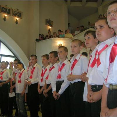3 iunie 2007: Iaşi ("Sf. Tereza"): Sub adierea Duhului Sfânt şi privind la Maria (foto: Ovidiu Bişog)