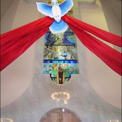3 iunie 2007: Iaşi ("Sf. Tereza"): Sub adierea Duhului Sfânt şi privind la Maria (foto: Ovidiu Bişog)
