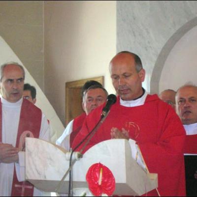 3 iunie 2007: Iaşi ("Sf. Tereza"): Sub adierea Duhului Sfânt şi privind la Maria (foto: Ovidiu Bişog)