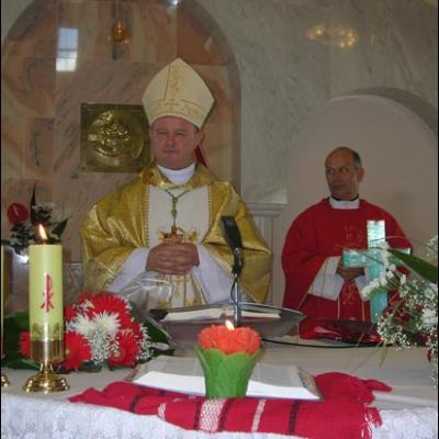 3 iunie 2007: Iaşi ("Sf. Tereza"): Sub adierea Duhului Sfânt şi privind la Maria (foto: Ovidiu Bişog)