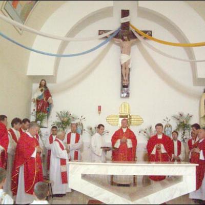 9 iunie 2007: Buhonca: Consacrarea altarului şi sacramentul Mirului
