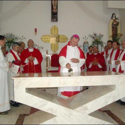 9 iunie 2007: Buhonca: Consacrarea altarului şi sacramentul Mirului