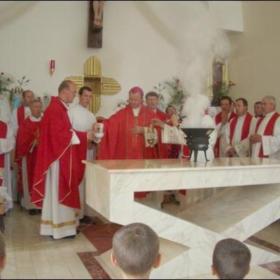 9 iunie 2007: Buhonca: Consacrarea altarului şi sacramentul Mirului