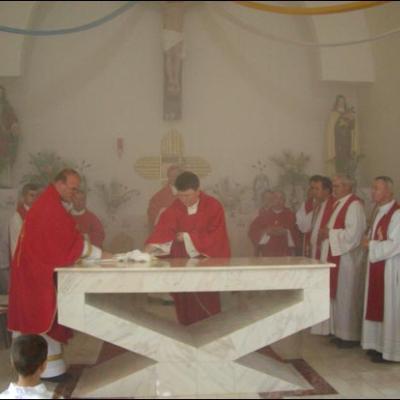 9 iunie 2007: Buhonca: Consacrarea altarului şi sacramentul Mirului