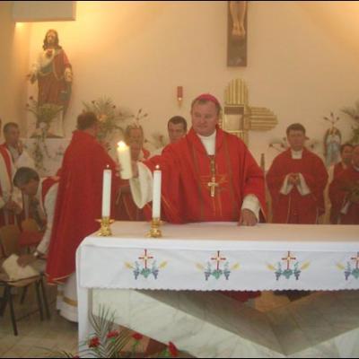9 iunie 2007: Buhonca: Consacrarea altarului şi sacramentul Mirului