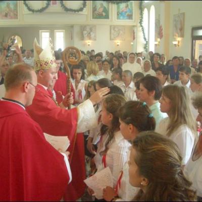 9 iunie 2007: Buhonca: Consacrarea altarului şi sacramentul Mirului