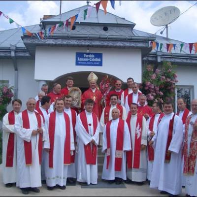 9 iunie 2007: Buhonca: Consacrarea altarului şi sacramentul Mirului