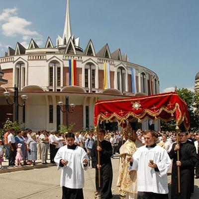 10 iunie 2007: Iaşi: Procesiune cu sfântul sacrament (FOCUS)