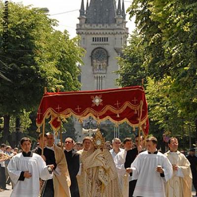 10 iunie 2007: Iaşi: Procesiune cu sfântul sacrament (FOCUS)