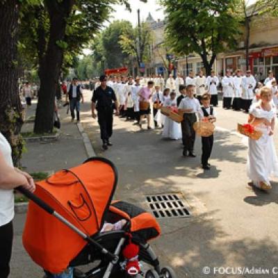 10 iunie 2007: Iaşi: Procesiune cu sfântul sacrament (FOCUS)