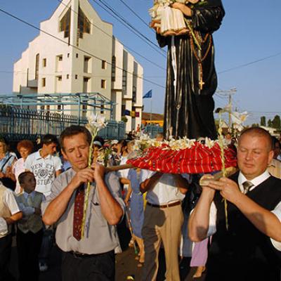 13 iunie 2007: Iaşi: Hramul Parohiei "Sf. Anton"