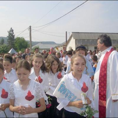 17 iunie 2007: Administrarea Mirului în Parohia Ploscuţeni