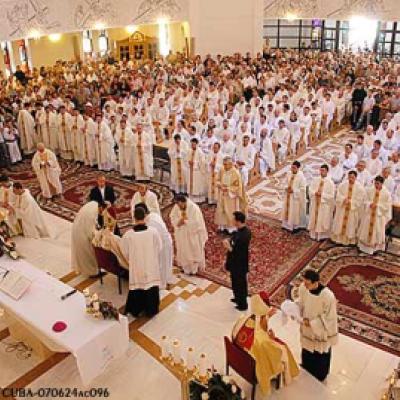 24 iunie 2007: Iaşi: Sfinţiri de preoţi (FOCUS)