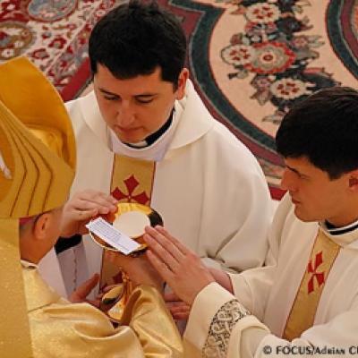 24 iunie 2007: Iaşi: Sfinţiri de preoţi (FOCUS)